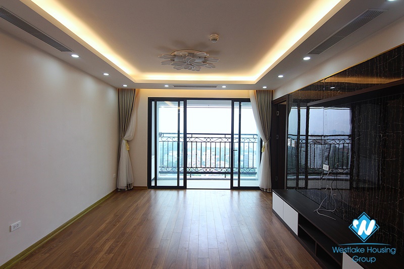 Bright and spacious 3 bedrooms apt for rent in D'. Le Roi Soleil, central Westlake, Hanoi