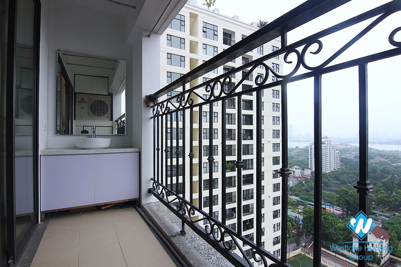 Bright and spacious 3 bedrooms apt for rent in D'. Le Roi Soleil, central Westlake, Hanoi