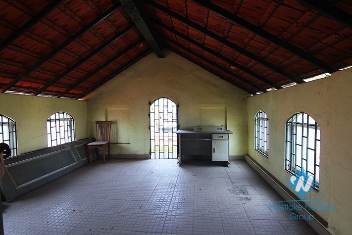 A 6 bedroom house with big yard for rent in Au co, Tay ho