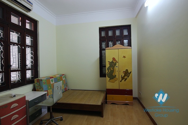 A 6 bedroom house with big yard for rent in Au co, Tay ho