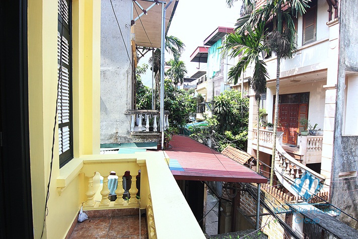 A 6 bedroom house with big yard for rent in Au co, Tay ho