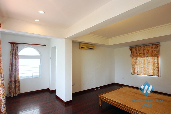 A big house for rent with 4 bedroom in Au co, Tay ho