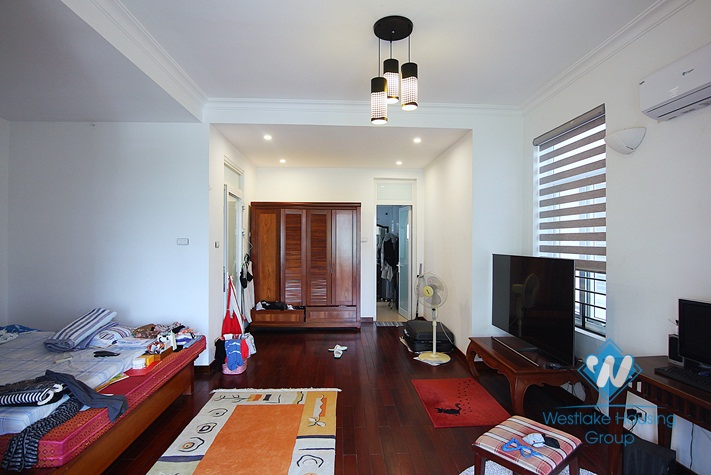 A big house for rent with 4 bedroom in Au co, Tay ho