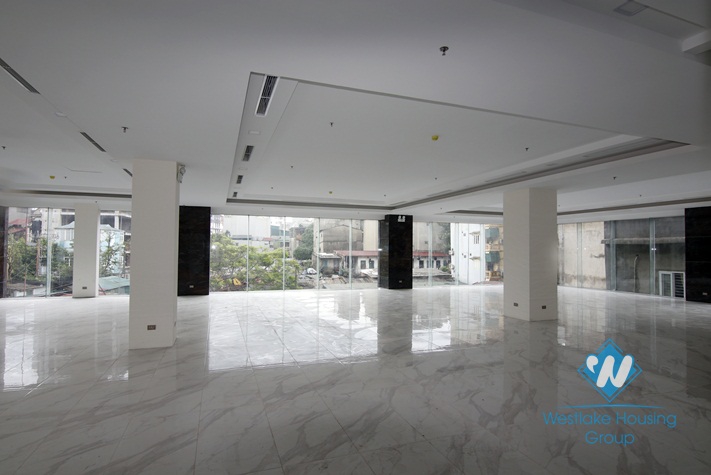 A brand new building office for rent in Kim Ma, Ba dinh