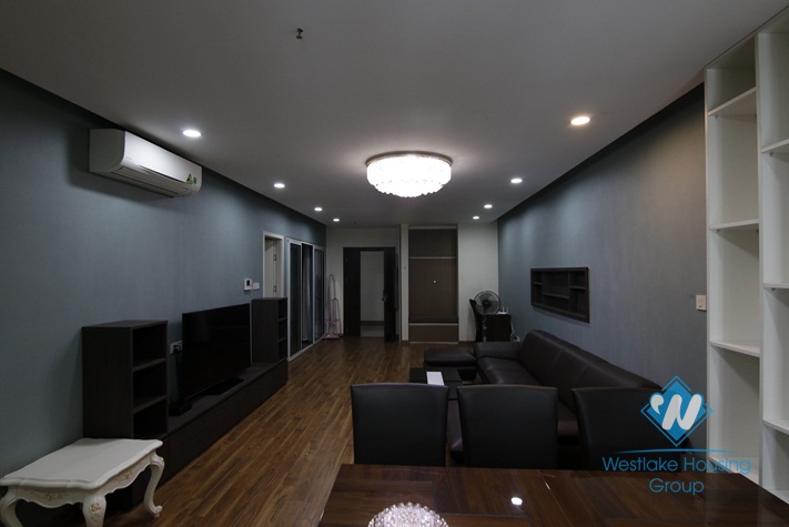 A good 3 bedroom apartment for rent in Cau giay, Ha noi