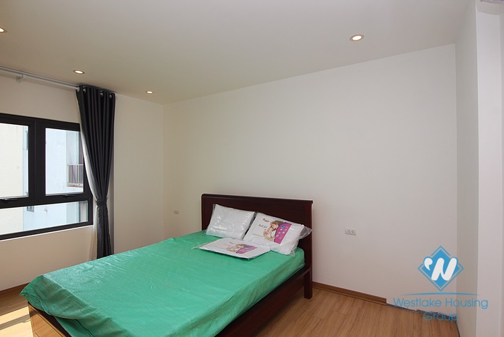 Lake view 3 bedrooms apartment for rent in Au Co street, Tay Ho, Ha Noi