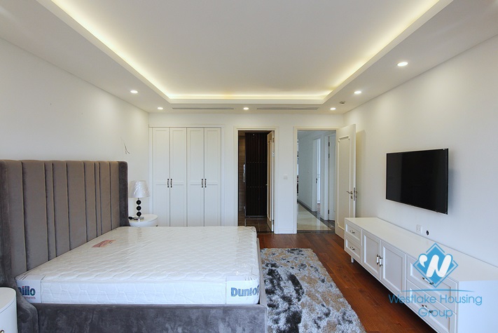 A royal 3 bedroom apartment for rent in D' Le Roi Soleil building, Xuan Dieu, Tay Ho