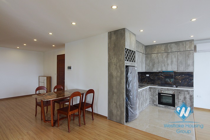 Lake view 3 bedrooms apartment for rent in Au Co street, Tay Ho, Ha Noi