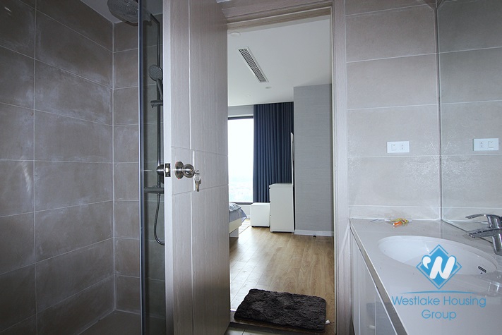 Luxury 3 bedrooms apartment for rent in B building D' Le Roi Soleil, Xuan Dieu, Ha Noi