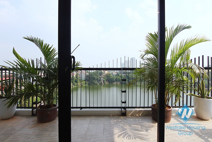 Lake view 3 bedrooms apartment for rent in Au Co street, Tay Ho, Ha Noi