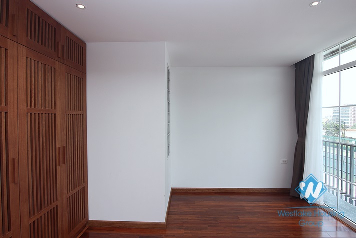 Brand new 3 bedrooms apartment for rent in Tu Hoa, Tay Ho area
