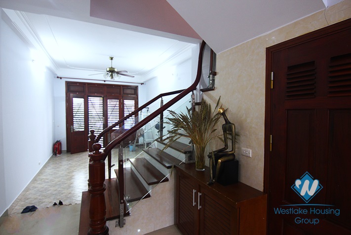 A four en suit bedroom house in Dang Thai Mai street, Tay Ho district