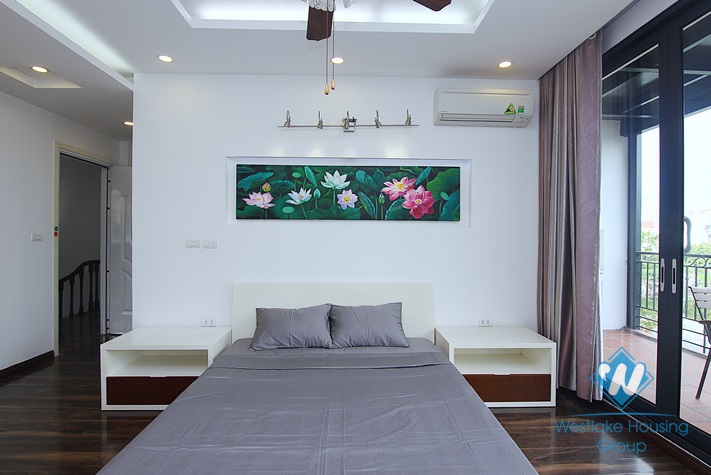 A 4 bedroom apartment with lake view in Tay Ho, Ha Noi