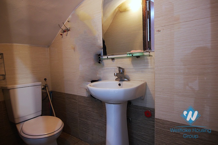 A four en suit bedroom house in Dang Thai Mai street, Tay Ho district