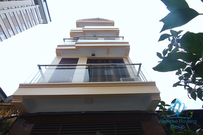 A four en suit bedroom house in Dang Thai Mai street, Tay Ho district
