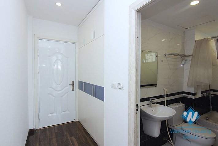 A 4 bedroom apartment with lake view in Tay Ho, Ha Noi