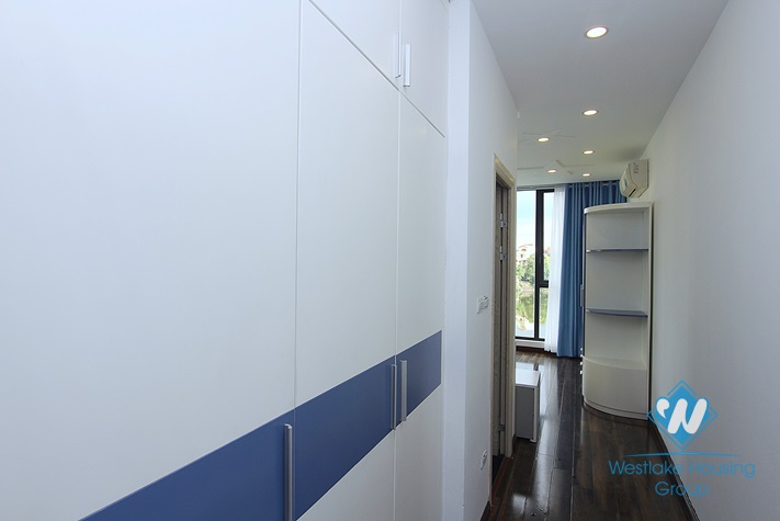 A 4 bedroom apartment with lake view in Tay Ho, Ha Noi