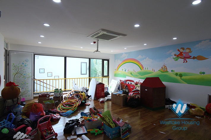 A massive property for rent in Tay Ho District