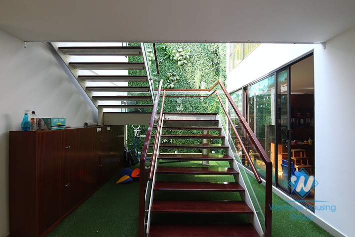 A massive property for rent in Tay Ho District