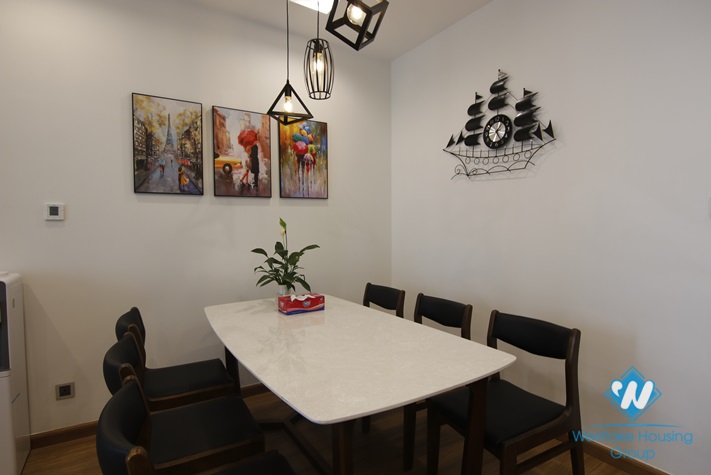 Apartment in Vinhome Metropolis for rent on the higher floor