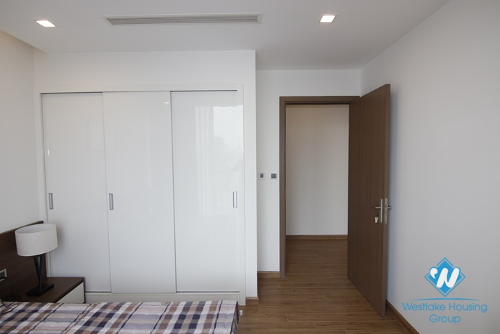 Apartment in Vinhome Metropolis for rent on the higher floor