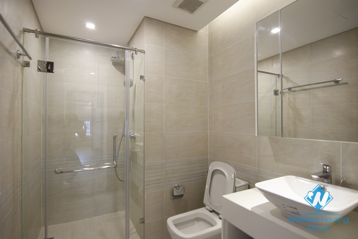 Apartment in Vinhome Metropolis for rent on the higher floor