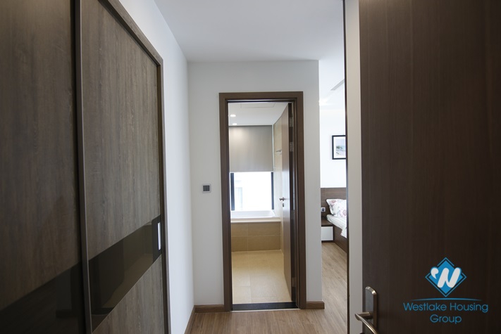 Apartment in Vinhome Metropolis for rent on the higher floor