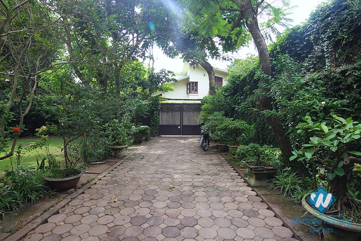 Nice house with 2 bedrooms for rent in An Duong st, Tay Ho area 