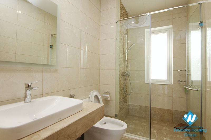 Long Bien villa with large garden. Next to French school. Easy access by car