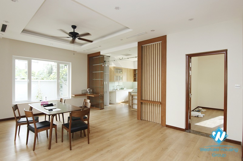 Long Bien villa with large garden. Next to French school. Easy access by car