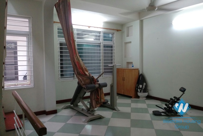 An affordable three-bedroom house near Hoang Hoa Tham Ba Dinh Hanoi