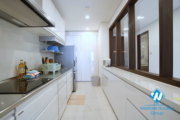 An elegant 3 bedroom apartment for rent in Aqua Central Tower