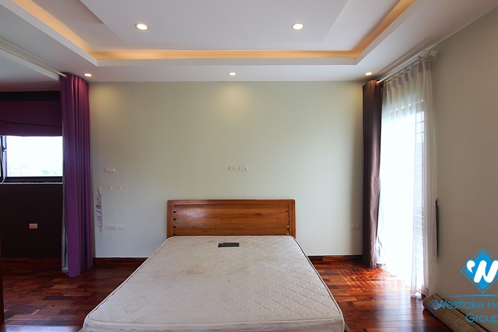A newly renovated three-bedroom house on Au Co st, Tay Ho district