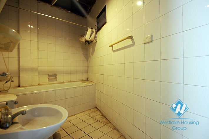 An office for rent on the main road Au co, Tay ho