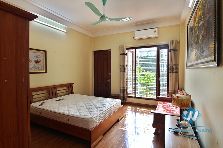 A cheap and spacious 1 bedroom apartment for rent in Au co, Tay ho