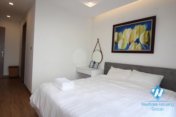 A fully-furnished brand-new two-bedroom apartment in Vinhomes Metropolis Lieu Giai, Ba Dinh 
