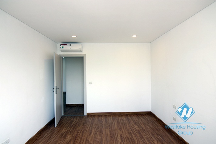 A brand new 4 bedroom apartment for rent in Ngoai Giao Doan, Tay Ho