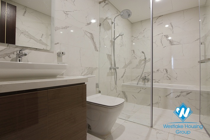 Hanoi Aqua Central 03 bedroom apartment for rent, 44 Yen Phu, Hanoi