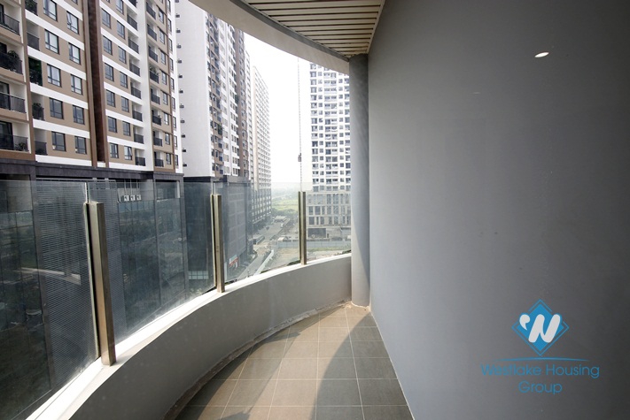 A brand new 3 bedroom apartment for rent in Ngoai Giao Doan, Tay ho