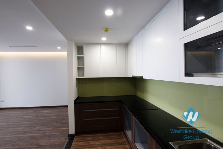 A brand new 3 bedroom apartment for rent in Ngoai Giao Doan, Tay ho