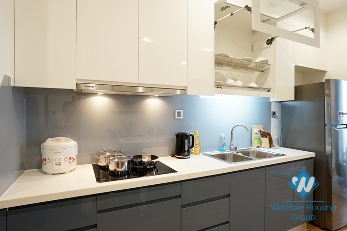 Morden 1 bedroom apartment for rent in Vinhome Metropolis, Lieu Giai, Ba Dinh