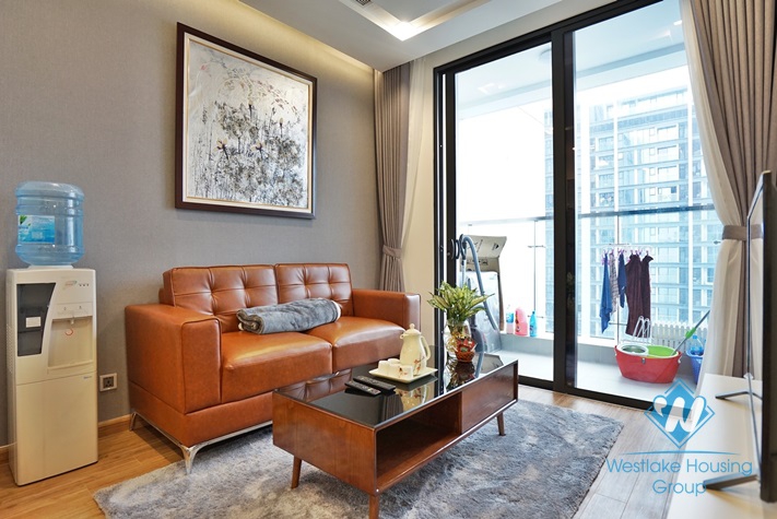 Morden 1 bedroom apartment for rent in Vinhome Metropolis, Lieu Giai, Ba Dinh