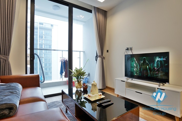 Morden 1 bedroom apartment for rent in Vinhome Metropolis, Lieu Giai, Ba Dinh