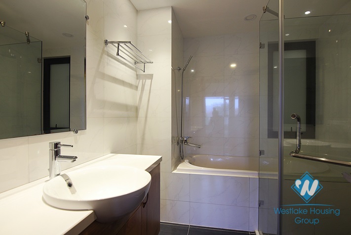 Spacious 2 bedrooms apartment for rent in Xuan Dieu, Tay Ho