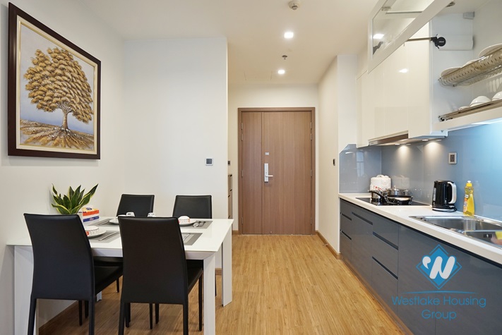 Morden 1 bedroom apartment for rent in Vinhome Metropolis, Lieu Giai, Ba Dinh
