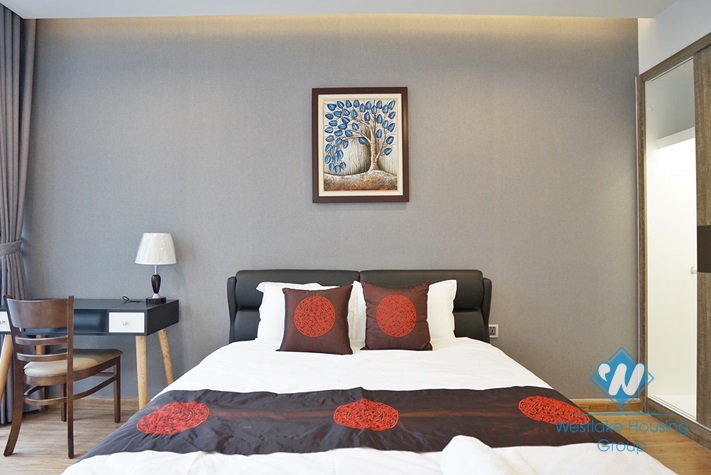 Morden 1 bedroom apartment for rent in Vinhome Metropolis, Lieu Giai, Ba Dinh