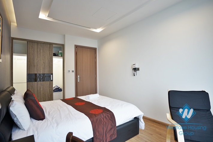 Morden 1 bedroom apartment for rent in Vinhome Metropolis, Lieu Giai, Ba Dinh