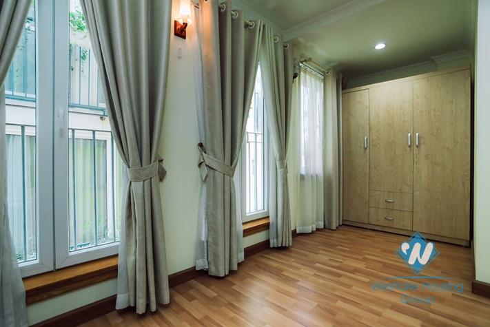 Apartment near Lottle tower Ba Dinh for rent.