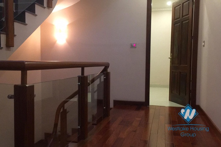 A good quality house for rent on Vinh Phuc street, Ba Dinh District