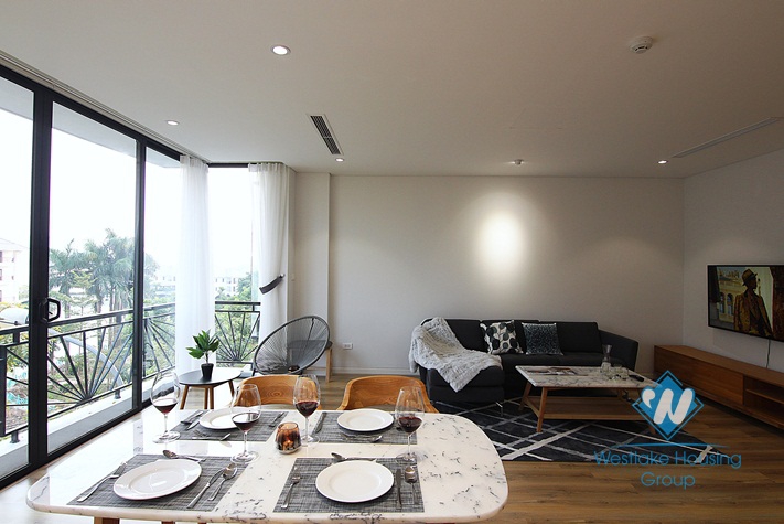 An exquisite 2 bedroom apartment for rent on Tu Hoa street